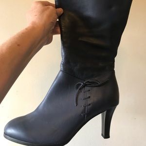 A J Valencia “Built For Comfort” size 10 New